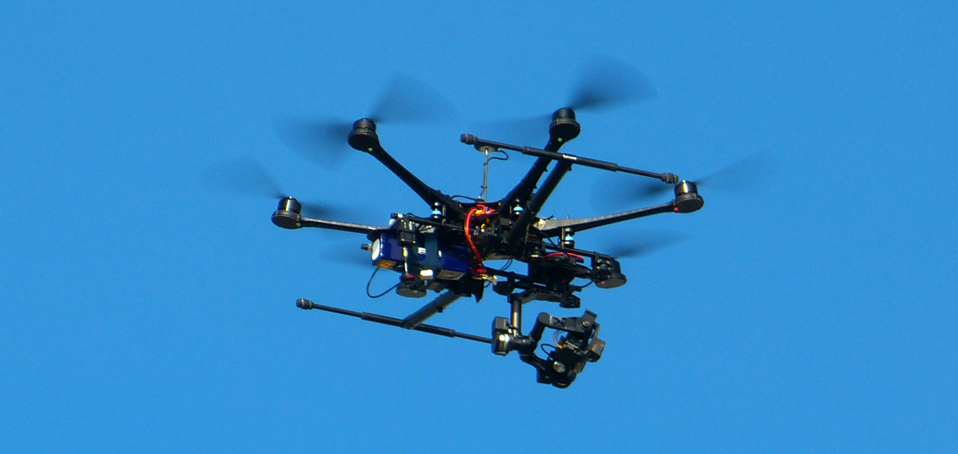 policja wykorzysta dron z kamera